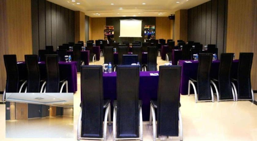 Orchardz Gajah Mada Hotel 3*