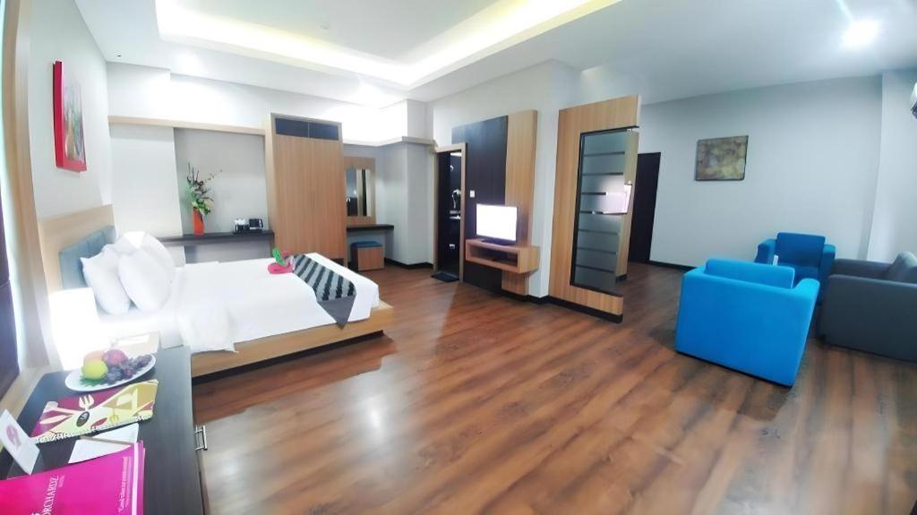 Orchardz Gajah Mada Hotel 3*
